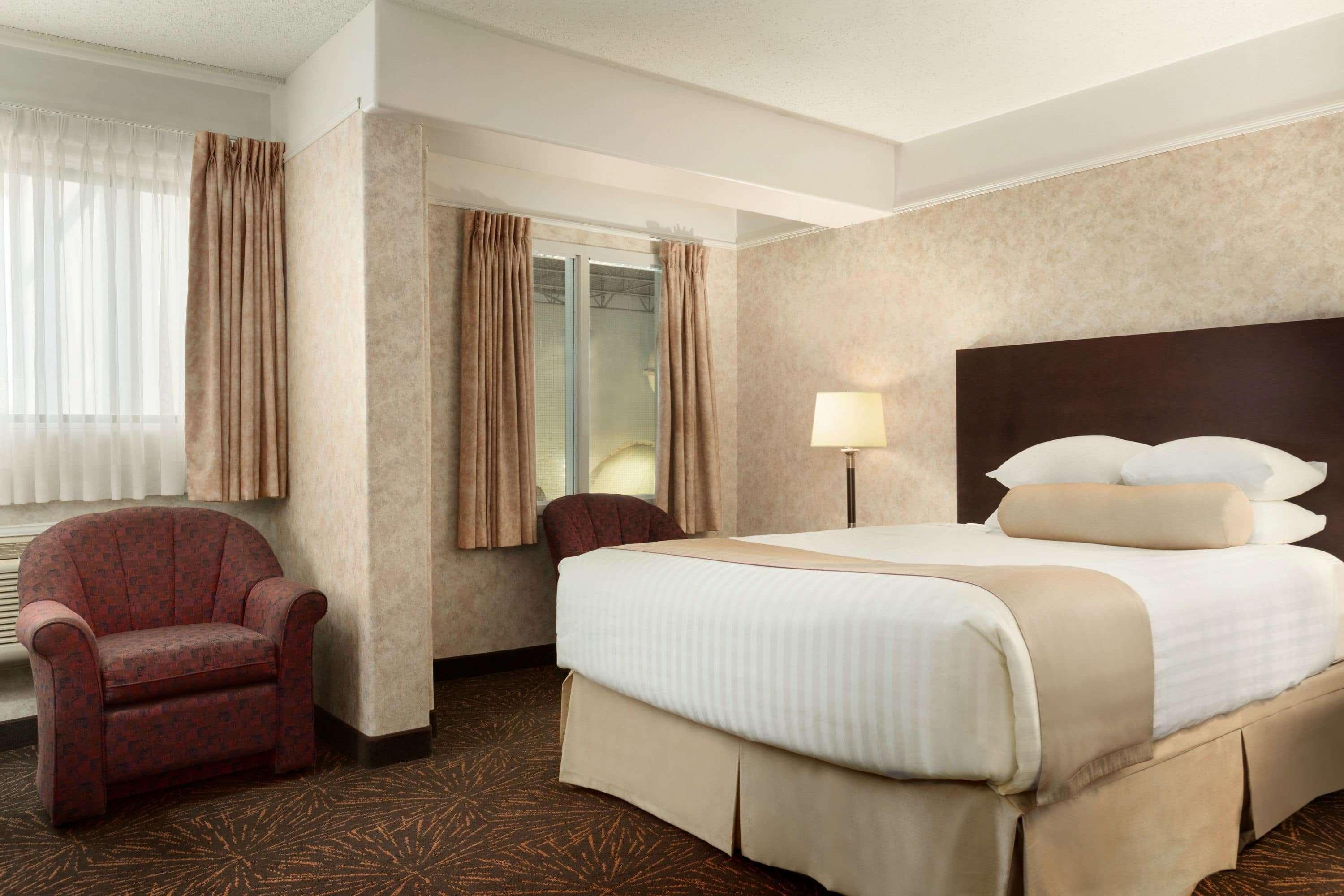 Travelodge By Wyndham Lloydminster Extérieur photo