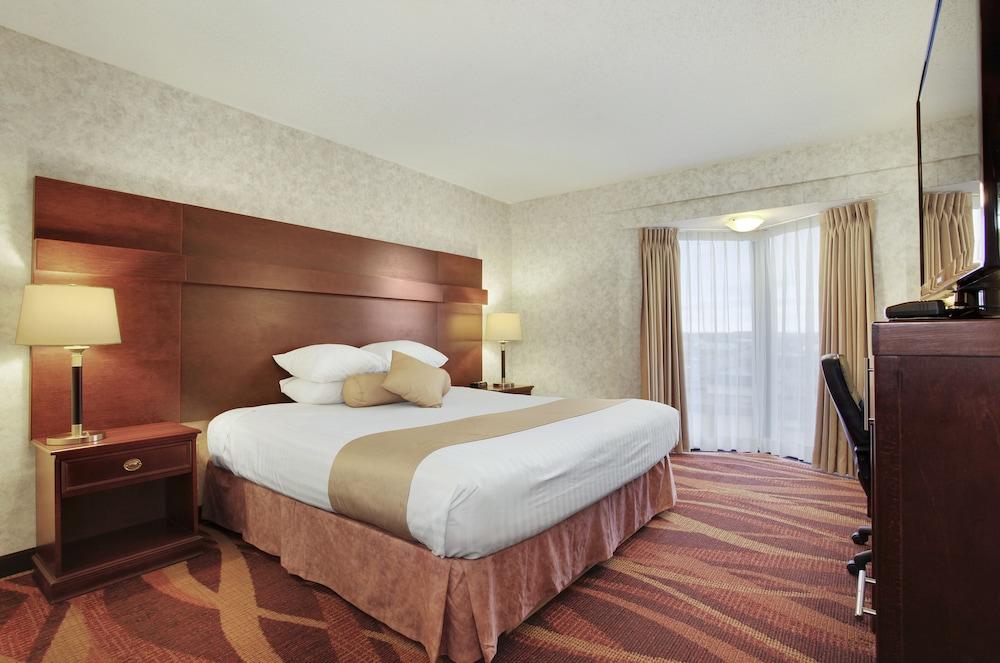 Travelodge By Wyndham Lloydminster Extérieur photo