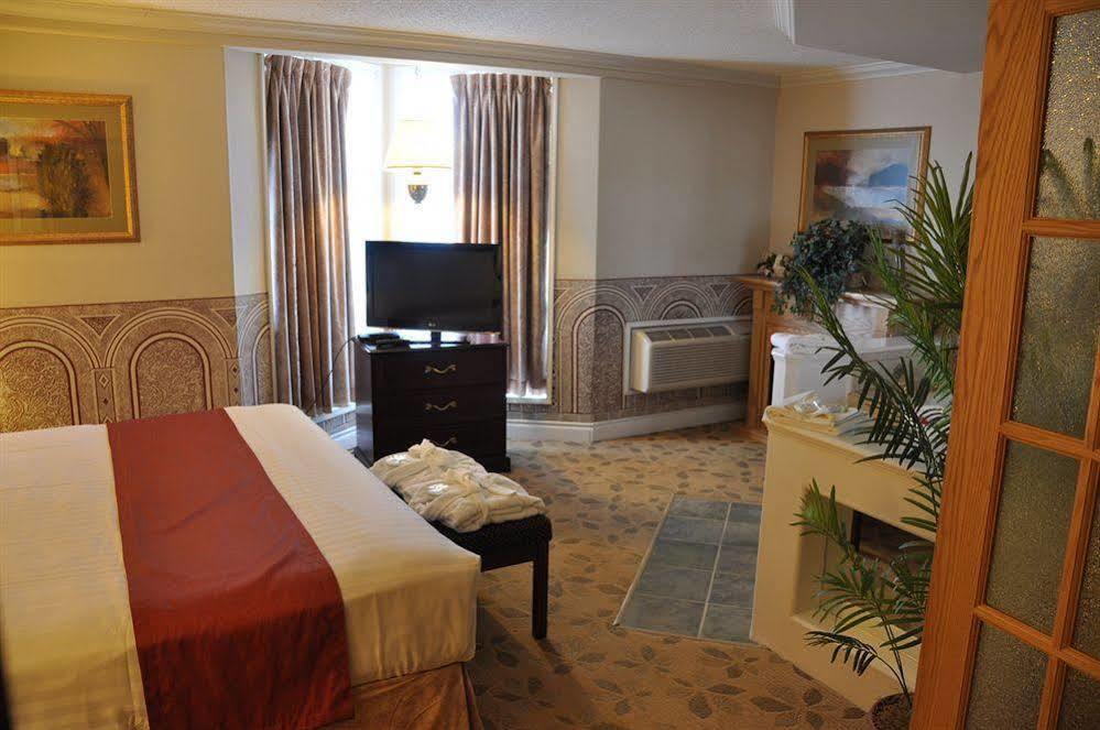 Travelodge By Wyndham Lloydminster Extérieur photo